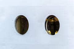 Öffnungen im Schiff lizenzfreie stockfotografie Öffnungen im Schiff lizenzfreie stockfotografie