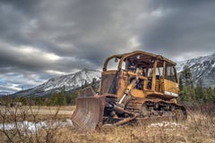 övergiven bulldozer royaltyfri fotografi övergiven bulldozer royaltyfri fotografi