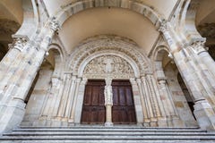 Último tímpano do julgamento por Gislebertus na catedral de Autun, Borgonha, França fotografia de stock royalty free Último tímpano do julgamento por Gislebertus na catedral de Autun, Borgonha, França fotografia de stock royalty free