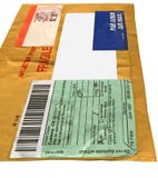 Único pacote amarelo do correio (envelope, formulário cn22) Imagem de Stock
