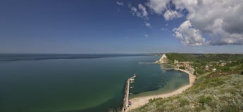 Über von der Bucht lizenzfreies stockbild Über von der Bucht lizenzfreies stockbild