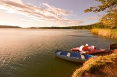 Łodzie przy zmierzchem w Lagunas De Montebello parku narodowym Chiap fotografia stock Łodzie przy zmierzchem w Lagunas De Montebello parku narodowym Chiap fotografia stock