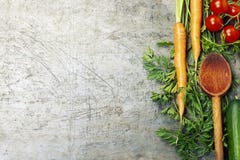Łupkowa tnąca deska z chopsticks zdjęcia stock Łupkowa tnąca deska z chopsticks zdjęcia stock