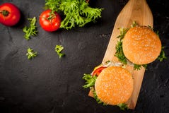 Świeżo domowej roboty hamburgery zdjęcia stock Świeżo domowej roboty hamburgery zdjęcia stock