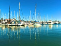 Żagiel łodzie w marina Fotografia Stock Żagiel łodzie w marina Fotografia Stock