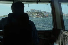Άποψη από ένα σκάφος σε ένα νησί στοκ εικόνες με δικαίωμα ελεύθερης χρήσης Άποψη από ένα σκάφος σε ένα νησί στοκ εικόνες με δικαίωμα ελεύθερης χρήσης
