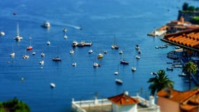 Άποψη θερινής ημέρας Μεσογείων Υπόστεγο d'Azur, Γαλλία Στοκ εικόνα με δικαίωμα ελεύθερης χρήσης Άποψη θερινής ημέρας Μεσογείων Υπόστεγο d'Azur, Γαλλία Στοκ εικόνα με δικαίωμα ελεύθερης χρήσης