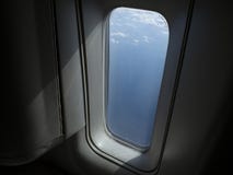 άποψη ματιών πουλιών της πόλης από το παράθυρο αεροπλάνων στοκ εικόνες άποψη ματιών πουλιών της πόλης από το παράθυρο αεροπλάνων στοκ εικόνες