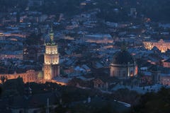 Άποψη νύχτας στην παλαιά ευρωπαϊκή πόλη στοκ εικόνες Άποψη νύχτας στην παλαιά ευρωπαϊκή πόλη στοκ εικόνες