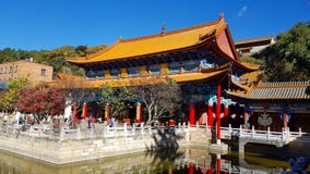 Άποψη του βουδιστικού ναού Yuantong σε Kunming, Yunnan, Κίνα στοκ φωτογραφία Άποψη του βουδιστικού ναού Yuantong σε Kunming, Yunnan, Κίνα στοκ φωτογραφία
