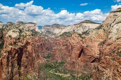 Άποψη του εθνικού πάρκου Zion από την κορυφή Angel’s που προσγειώνεται, Γιούτα, ΗΠΑ Στοκ Φωτογραφία Άποψη του εθνικού πάρκου Zion από την κορυφή Angel’s που προσγειώνεται, Γιούτα, ΗΠΑ Στοκ Φωτογραφία