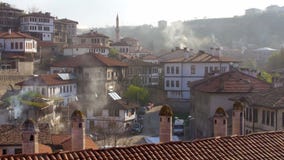 Άποψη του παραδοσιακού οθωμανικού από την Ανατολία χωριού, Safranbolu, Τουρκία φιλμ μικρού μήκους Άποψη του παραδοσιακού οθωμανικού από την Ανατολία χωριού, Safranbolu, Τουρκία φιλμ μικρού μήκους