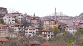 Άποψη του παραδοσιακού οθωμανικού από την Ανατολία χωριού, Safranbolu, Τουρκία απόθεμα βίντεο Άποψη του παραδοσιακού οθωμανικού από την Ανατολία χωριού, Safranbolu, Τουρκία απόθεμα βίντεο