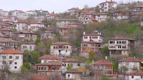 Άποψη του παραδοσιακού οθωμανικού από την Ανατολία χωριού, Safranbolu, Τουρκία φιλμ μικρού μήκους Άποψη του παραδοσιακού οθωμανικού από την Ανατολία χωριού, Safranbolu, Τουρκία φιλμ μικρού μήκους