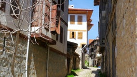 Άποψη του παραδοσιακού οθωμανικού από την Ανατολία χωριού, Safranbolu, Τουρκία απόθεμα βίντεο Άποψη του παραδοσιακού οθωμανικού από την Ανατολία χωριού, Safranbolu, Τουρκία απόθεμα βίντεο