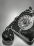 Ένα εκλεκτής ποιότητας και παλαιό τηλέφωνο με το άσπρο υπόβαθρο στοκ εικόνα Ένα εκλεκτής ποιότητας και παλαιό τηλέφωνο με το άσπρο υπόβαθρο στοκ εικόνα