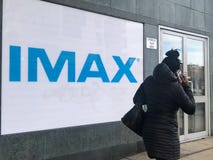 Ένας πίνακας διαφημίσεων κινηματογράφων IMAX στο Λονδίνο στοκ φωτογραφίες Ένας πίνακας διαφημίσεων κινηματογράφων IMAX στο Λονδίνο στοκ φωτογραφίες
