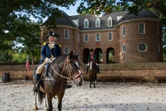 Ένας δράστης απεικονίζει το George Washington σε ιστορικό Williamsburg Va στοκ φωτογραφία με δικαίωμα ελεύθερης χρήσης Ένας δράστης απεικονίζει το George Washington σε ιστορικό Williamsburg Va στοκ φωτογραφία με δικαίωμα ελεύθερης χρήσης