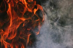 Ένας τελετουργικός χορός της πυρκαγιάς και του καπνού σε ένα κλίμα της πράσινης χλόης στοιχεία τρία στοκ εικόνες Ένας τελετουργικός χορός της πυρκαγιάς και του καπνού σε ένα κλίμα της πράσινης χλόης στοιχεία τρία στοκ εικόνες
