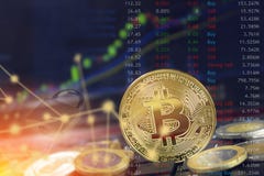 Έννοια ασφάλειας Bitcoin blockchain με τον υπολογισμό σύννεφων Διαδικτύου και νομίσματα στο lap-top με τη γραφική παράσταση και τ Έννοια ασφάλειας Bitcoin blockchain με τον υπολογισμό σύννεφων Διαδικτύου και νομίσματα στο lap-top με τη γραφική παράσταση και τ