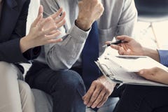 Έννοια εργασίας συμβούλων συζήτησης επιχειρηματιών στοκ εικόνες Έννοια εργασίας συμβούλων συζήτησης επιχειρηματιών στοκ εικόνες
