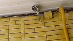 Ένωση καμερών CCTV πέρα από την είσοδο ενός σπιτιού φιλμ μικρού μήκους Ένωση καμερών CCTV πέρα από την είσοδο ενός σπιτιού φιλμ μικρού μήκους