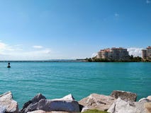 Ήρεμη θάλασσα στη νότια παραλία στοκ φωτογραφίες Ήρεμη θάλασσα στη νότια παραλία στοκ φωτογραφίες