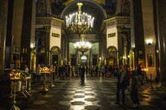 Αγία Πετρούπολη, τον Ιούνιο του 2017 της Ρωσίας - Circa: Εσωτερικό Kazan του καθεδρικού ναού με τους ανθρώπους Kazan ο καθεδρικός στοκ φωτογραφίες με δικαίωμα ελεύθερης χρήσης Αγία Πετρούπολη, τον Ιούνιο του 2017 της Ρωσίας - Circa: Εσωτερικό Kazan του καθεδρικού ναού με τους ανθρώπους Kazan ο καθεδρικός στοκ φωτογραφίες με δικαίωμα ελεύθερης χρήσης
