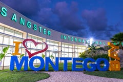 Αγαπώ τον κόλπο Ι Montego σημάδι κόλπων Montego καρδιών στο διεθνή αερολιμένα Sangster στοκ εικόνες Αγαπώ τον κόλπο Ι Montego σημάδι κόλπων Montego καρδιών στο διεθνή αερολιμένα Sangster στοκ εικόνες