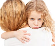 αγκάλιασμα της μητέρας κ&omicr στοκ φωτογραφία με δικαίωμα ελεύθερης χρήσης αγκάλιασμα της μητέρας κ&omicr στοκ φωτογραφία με δικαίωμα ελεύθερης χρήσης