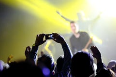 Ακροατήριο στη ζωντανή συναυλία στοκ φωτογραφίες Ακροατήριο στη ζωντανή συναυλία στοκ φωτογραφίες