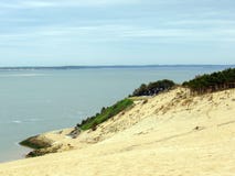 Αμμόλοφος Pilat Dune du Pyla - ο πιό ψηλός αμμόλοφος άμμου κόλπος της Ευρώπης, Ατλαντικός Ωκεανός, Αρκασόν, Aquitaine, Γαλλία στοκ φωτογραφία με δικαίωμα ελεύθερης χρήσης Αμμόλοφος Pilat Dune du Pyla - ο πιό ψηλός αμμόλοφος άμμου κόλπος της Ευρώπης, Ατλαντικός Ωκεανός, Αρκασόν, Aquitaine, Γαλλία στοκ φωτογραφία με δικαίωμα ελεύθερης χρήσης