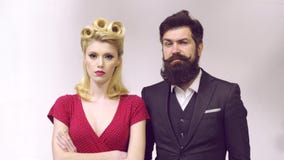 Αναδρομικό ζεύγος αγάπης hipster ρομαντικό - αστείο πρόσωπο - εκλεκτής ποιότητας βιομηχανική ρύθμιση Ζεύγος στο αναδρομικό παλαιό απόθεμα βίντεο Αναδρομικό ζεύγος αγάπης hipster ρομαντικό - αστείο πρόσωπο - εκλεκτής ποιότητας βιομηχανική ρύθμιση Ζεύγος στο αναδρομικό παλαιό απόθεμα βίντεο