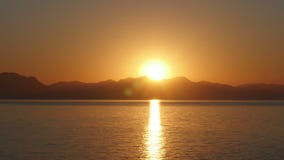 Ανατολή timelapse, θερμό πρωί ανόδου ήλιων, νύχτα στην ημέρα, φιλμ μικρού μήκους Ανατολή timelapse, θερμό πρωί ανόδου ήλιων, νύχτα στην ημέρα, φιλμ μικρού μήκους