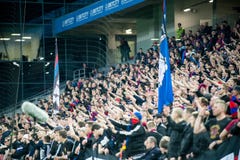 Ανεμιστήρες της λέσχης Μόσχα ποδοσφαίρου CSKA κατά τη διάρκεια της αντιστοιχίας του ρωσικού πρωταθλήματος ποδοσφαίρου μεταξύ CSKA στοκ φωτογραφίες Ανεμιστήρες της λέσχης Μόσχα ποδοσφαίρου CSKA κατά τη διάρκεια της αντιστοιχίας του ρωσικού πρωταθλήματος ποδοσφαίρου μεταξύ CSKA στοκ φωτογραφίες