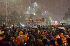Αντι κυβερνητικές διαμαρτυρίες στο Βουκουρέστι στο σκληρό καιρό Αντι κυβερνητικές διαμαρτυρίες στο Βουκουρέστι στο σκληρό καιρό