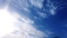 Απομονωμένα άσπρα σύννεφα στο μαύρο ουρανό Σύνολο απομονωμένων σύννεφων πέρα από το μαύρο υπόβαθρο στοιχεία τέσσερα σχεδίου ανασκ φιλμ μικρού μήκους Απομονωμένα άσπρα σύννεφα στο μαύρο ουρανό Σύνολο απομονωμένων σύννεφων πέρα από το μαύρο υπόβαθρο στοιχεία τέσσερα σχεδίου ανασκ φιλμ μικρού μήκους