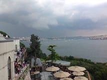 Απόψεις του Bosphorus από το παλάτι Topkapi, Ιστανμπούλ, Τουρκία στοκ φωτογραφίες με δικαίωμα ελεύθερης χρήσης Απόψεις του Bosphorus από το παλάτι Topkapi, Ιστανμπούλ, Τουρκία στοκ φωτογραφίες με δικαίωμα ελεύθερης χρήσης