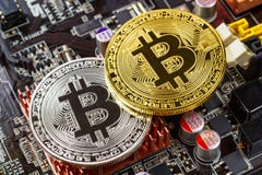 Ασημένια και χρυσά bitcoins στην κινηματογράφηση σε πρώτο πλάνο υποβάθρου μητρικών καρτών υπολογιστών Εικονικά χρήματα Cryptocurr στοκ εικόνες Ασημένια και χρυσά bitcoins στην κινηματογράφηση σε πρώτο πλάνο υποβάθρου μητρικών καρτών υπολογιστών Εικονικά χρήματα Cryptocurr στοκ εικόνες