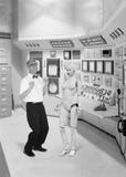Αστείος αναδρομικός επιστήμονας Nerd, αγάπη, ρομπότ στοκ φωτογραφία με δικαίωμα ελεύθερης χρήσης Αστείος αναδρομικός επιστήμονας Nerd, αγάπη, ρομπότ στοκ φωτογραφία με δικαίωμα ελεύθερης χρήσης