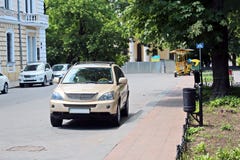 Αυτοκίνητα και η διάφορη κινηματογράφηση σε πρώτο πλάνο μερών τους στις οδούς της Οδησσός, Ουκρανία στοκ φωτογραφία με δικαίωμα ελεύθερης χρήσης Αυτοκίνητα και η διάφορη κινηματογράφηση σε πρώτο πλάνο μερών τους στις οδούς της Οδησσός, Ουκρανία στοκ φωτογραφία με δικαίωμα ελεύθερης χρήσης