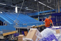 Αυτοματοποιημένο ταξινομώντας κέντρο της ρωσικής θέσης στη Αγία Πετρούπολη Στοκ Φωτογραφία Αυτοματοποιημένο ταξινομώντας κέντρο της ρωσικής θέσης στη Αγία Πετρούπολη Στοκ Φωτογραφία