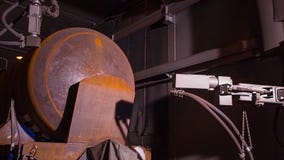 Βαγόνι εμπορευμάτων φορτίου για το πετρέλαιο στο υπόστεγο επίδειξη ενός βαγονιού εμπορευμάτων φορτίου, boxcar για τα υγρά στο κιβ στοκ εικόνες Βαγόνι εμπορευμάτων φορτίου για το πετρέλαιο στο υπόστεγο επίδειξη ενός βαγονιού εμπορευμάτων φορτίου, boxcar για τα υγρά στο κιβ στοκ εικόνες