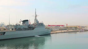 Βαλένθια, Ισπανία, 2018-09-12: Ένα ισπανικό ναυτικό στη Μεσόγειο Το μεγάλο σκάφος της Βραζιλίας είναι στο λιμένα Velencia απόθεμα βίντεο Βαλένθια, Ισπανία, 2018-09-12: Ένα ισπανικό ναυτικό στη Μεσόγειο Το μεγάλο σκάφος της Βραζιλίας είναι στο λιμένα Velencia απόθεμα βίντεο