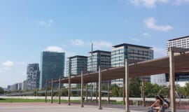 Βαρκελώνη, Καταλωνία/Ισπανία - 21 Αυγούστου 2015: Μια ηλιόλουστη ημέρα στην πόλη, κοντά στην παραλία στοκ εικόνες Βαρκελώνη, Καταλωνία/Ισπανία - 21 Αυγούστου 2015: Μια ηλιόλουστη ημέρα στην πόλη, κοντά στην παραλία στοκ εικόνες