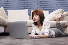 βασικό lap-top στοκ φωτογραφίες βασικό lap-top στοκ φωτογραφίες
