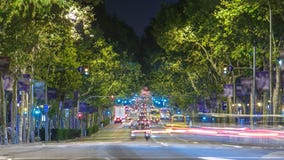 Βιασύνη της νυχτερινής κυκλοφορίας στο δρόμο timelapse στη Βαρκελώνη, Ισπανία απόθεμα βίντεο Βιασύνη της νυχτερινής κυκλοφορίας στο δρόμο timelapse στη Βαρκελώνη, Ισπανία απόθεμα βίντεο