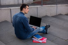Βοήθεια Inernet στοκ εικόνες με δικαίωμα ελεύθερης χρήσης Βοήθεια Inernet στοκ εικόνες με δικαίωμα ελεύθερης χρήσης