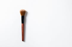 Βούρτσα Makeup που απομονώνεται πέρα από το άσπρο υπόβαθρο Καλλυντικά και ομορφιά διάστημα αντιγράφων στοκ φωτογραφία με δικαίωμα ελεύθερης χρήσης Βούρτσα Makeup που απομονώνεται πέρα από το άσπρο υπόβαθρο Καλλυντικά και ομορφιά διάστημα αντιγράφων στοκ φωτογραφία με δικαίωμα ελεύθερης χρήσης
