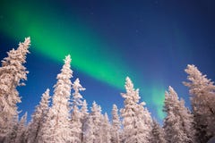 Βόρεια φω'τα, αυγή Borealis στο Lapland Φινλανδία στοκ εικόνα με δικαίωμα ελεύθερης χρήσης Βόρεια φω'τα, αυγή Borealis στο Lapland Φινλανδία στοκ εικόνα με δικαίωμα ελεύθερης χρήσης